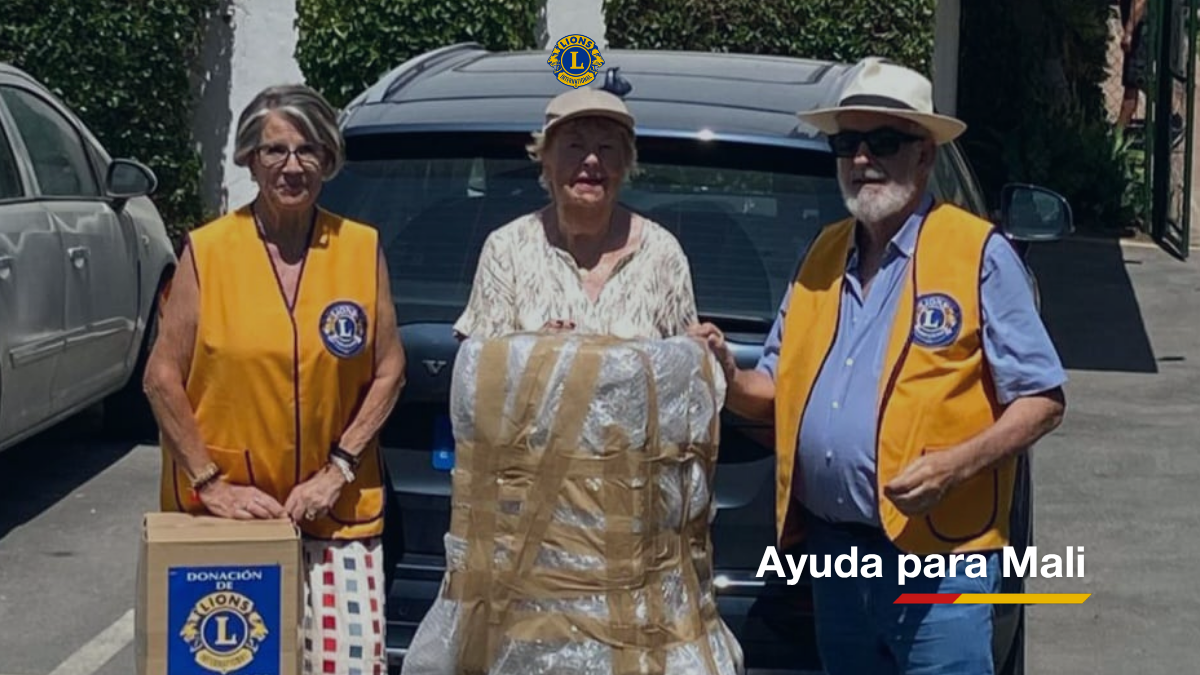8 “Voluntarios del Centro de Reciclaje de Gafas Melvin Jones preparan donación de gafas y equipo oftalmológico para Mali”.