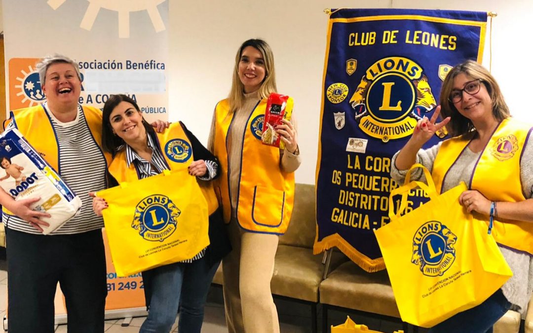El Club de Leones Os Pequerrechos,  remite diverso material de ayuda, a su escuela «Os Pequerrechos de África»